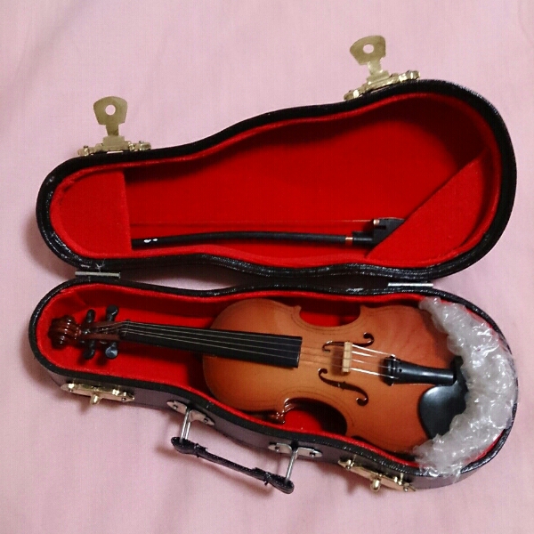 ドールサイズ＊木製 ヴァイオリン＊撮影小物＊ミニチュア＊新品