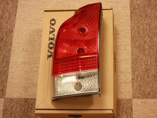 ☆ボルボ純正 V70/XC70 II型後期用 左下テールランプユニット☆ パーツ