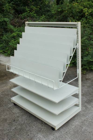 福岡　本　雑誌　販売台 陳列ワゴン　キャスター付　中古