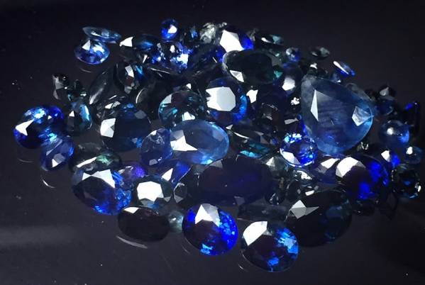 必見【天然サファイア等おまとめ】20ct 裸石 ロイヤル フラワー