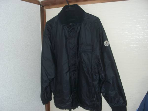 モンクレール　フリースジャケット　ものすごく暖かい