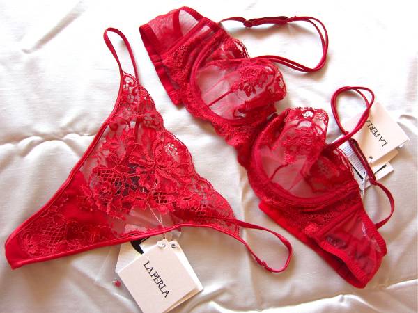 ★LA PERLA☆レース美ワイヤーブラ＆Tバック2B2/B75，M★赤