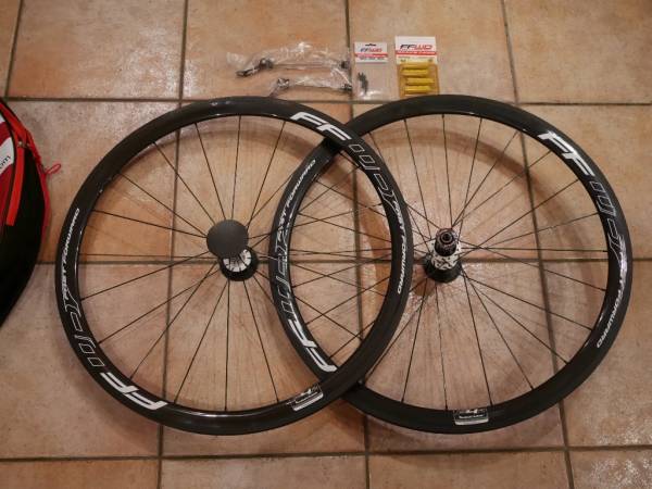 ◇◇FFWD F4R DT180 tubular ファースト フォワード◇◇新品