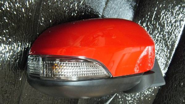 中古　アクア　運転席側ドアミラー　カラーNO:3PO　赤