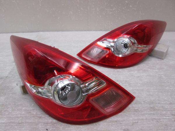 ティーダ C11 後期 純正 左右 テール (B002009)