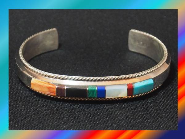 ナバホ族アーティストのインディアンジュエリー（Navajo Jewelry 