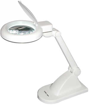 送料無料●ライト付卓上スタンド拡大鏡ルミルーペ●読書・手芸