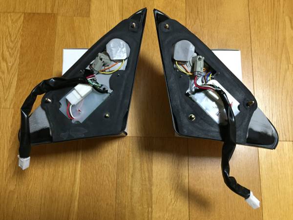 トヨタ セルシオ30後期 純正テールランプ左右（トランク側）2点セット 美品!! 30 31 セルシオ 後期 純正 テール トランク側 LS430 自動車