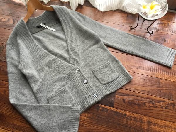 theory　カシミヤのカーデ
