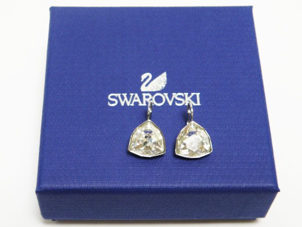 【美品】スワロフスキー　Swarovski 3連ピアス 美品 SWAROVSKI スワロフスキー ピアス クリスタル アクセサリー 美品