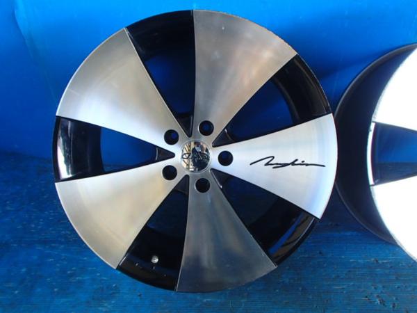 新作登場，定番 19x8J+45/PCD114.3/5H/ギャルソン/DAD/ツェンレイン/Y1755