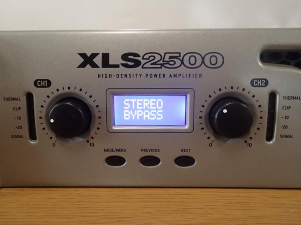 Amcron XLS2500 パワーアンプ ▽ 48015-6 名 【公式通販】