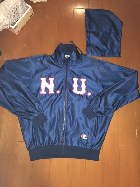 日本大学 陸上部の正規セットアップウィンドブレーカ