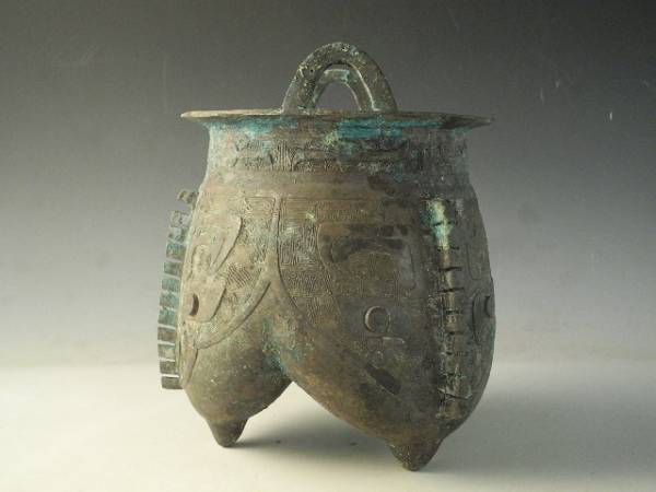◇伯◇古銅 中国 幾何学紋 細密彫刻 三脚 瓶掛 a151 金属工芸 工芸品