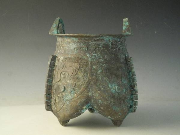 ◇伯◇古銅 中国 幾何学紋 細密彫刻 三脚 瓶掛 a151 金属工芸 工芸品