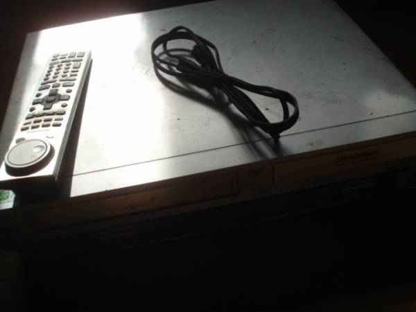 Panasonic パナソニック VHS/DVD/HDD DMR-E250V ジャンク 【正規品，HOT】