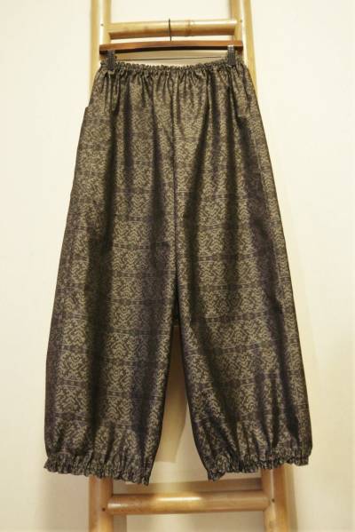 鎌倉まるか堂　着物リメイク　紬渋茶の幾何学もんぺ風♪絹