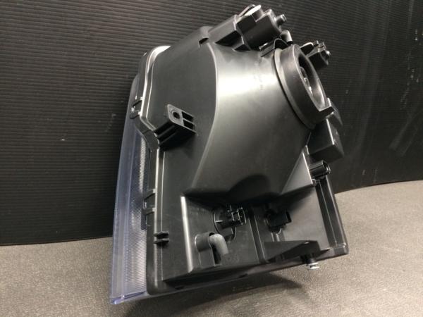 スズキ エブリィ DA64V 右ヘッドライト [新車外し] [35100-68H] スズキ
