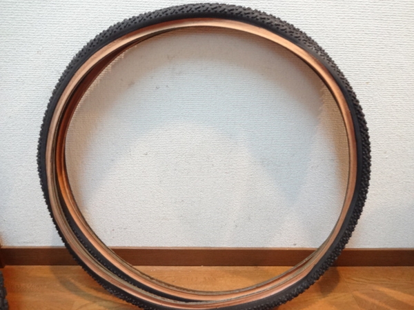 ★新品　SWALLOW　タイヤ2本　700×35C　ビンテージ★