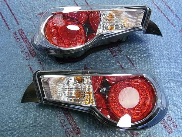 ZN6 0 トヨタ 純正 BRZ LED スバル 前期 テールライト ZC6