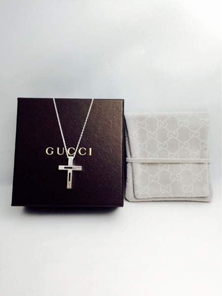 GUCCI グッチ クロスモチーフ ネックレス カットアウトG GUCCI クロス