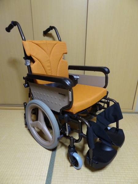 【良品・在庫残り１点】介護用車椅子 リラクターン VA10052 コンパクト リラクターン VA10052 車椅子 良品・在庫残り1点介護用車椅子