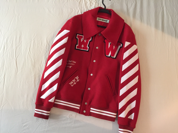 OFF-WHITE オフホワイト スタジャン S ジャスティンビーバー着