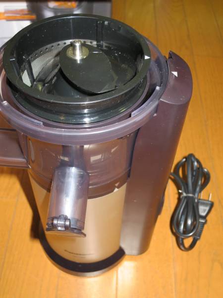 低速ジューサー Panasonic MJ-L500-S パナソニック ビタミンサーバー 