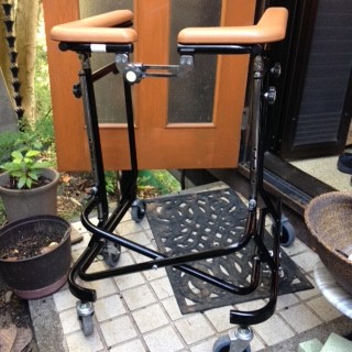 補助歩行器～室内用