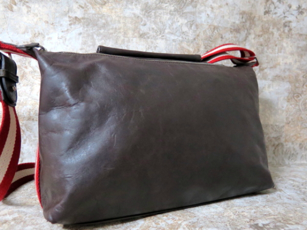 BALLY バリー メンズ レザー ショルダー バッグ 茶 白 赤 BALLY バリー メンズ レザー ショルダー バッグ 茶 白 赤