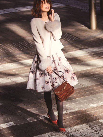 袖ファーショートコートオフホワイト２検ジャスグリッティー