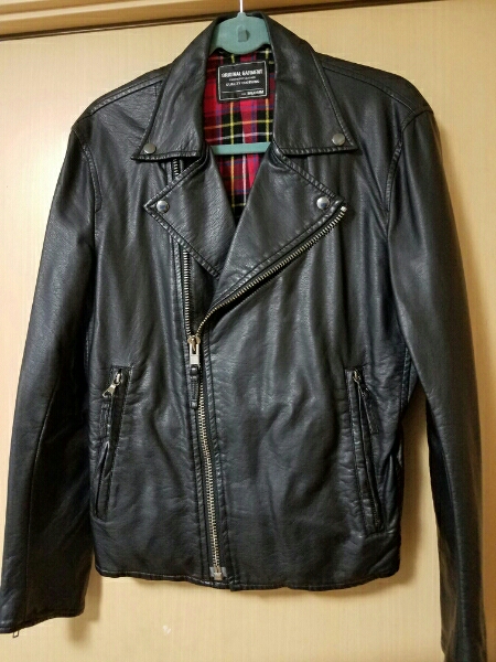 美品　ユニクロ　レザージャケット　Mサイズ　黒　赤チェック柄