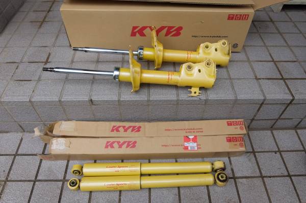 プロボックス　NCP58　他　KYB　Lowfer Sports　サクシード