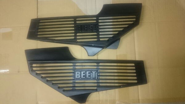CBR400F 当時物BEET？サイドカバー レストアベースに