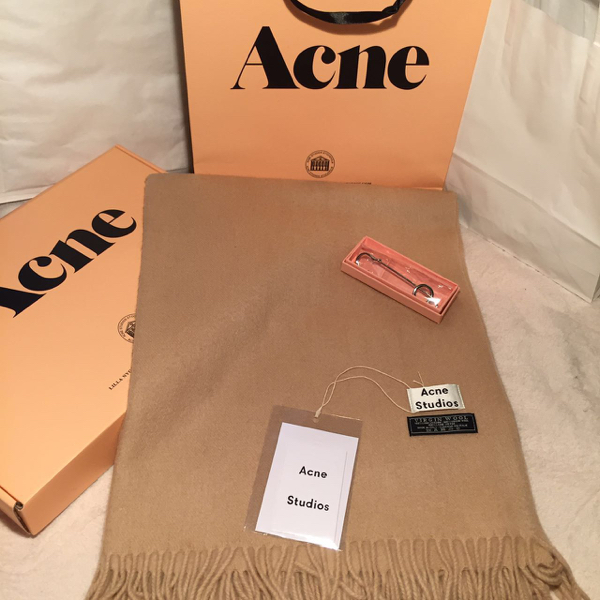Acne studios・CANADA！大判マフラー/ストール♪ベージュ ご覧いただき