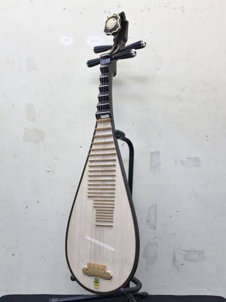 敦煌牌　琵琶　上海民族楽器　ケース付　美品
