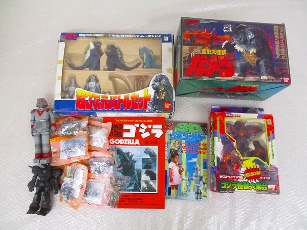 現状ゴジラ，ガメラ等DX変形大怪獣，超3次元バトルセット他[梱0.4]