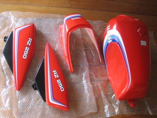 ◇RZ250用タンク/テールカウル/サイドカバー◇新品未使用 当時物