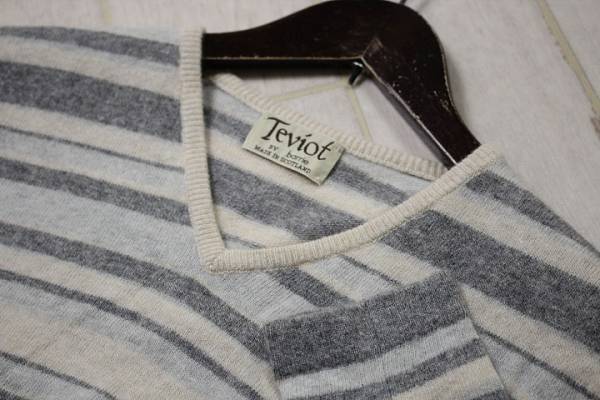 ZI37◎英国製！Teviot by barrie Vネック ボーダーニットM