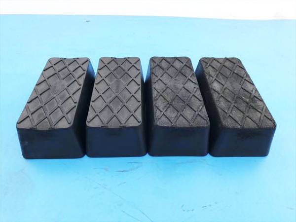 中古 ゴムブロック4つセット ビシャモン 厚さ70mm リフト用 198