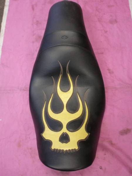 美品★Harley-Davidson純正　 本革オーダーメイドシート ★FL