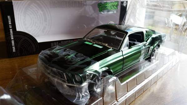 GREENLIGHT STEVE McQUEEN BULLITT (FORD MUSTANG) 1/18ミニカー
