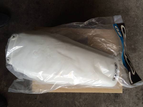 ◆◇デッドストックもの？ CR80 UFOリアフェンダー(新品)◇◆_1