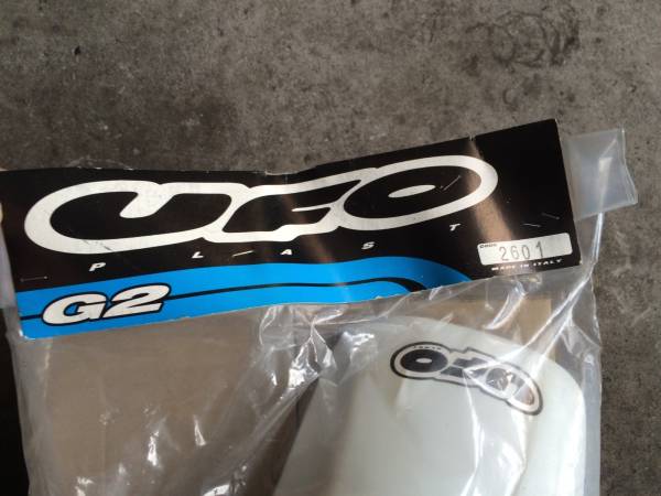 ◆◇デッドストックもの？ CR80 UFOリアフェンダー(新品)◇◆_3