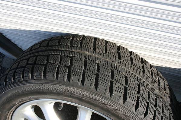 ☆アルファロメオ/純正【205/55R16】スタッドレス4本セット 自動車