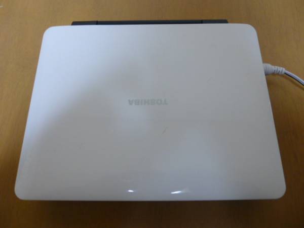 東芝 ポータブルDVDプレーヤー SD-P76SW★作動OK★A122202