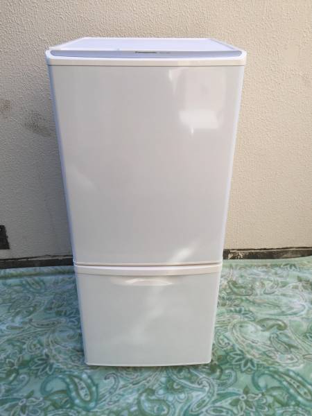パナソニック 2ドア冷凍冷蔵庫 NR-B143W-W 2011年製