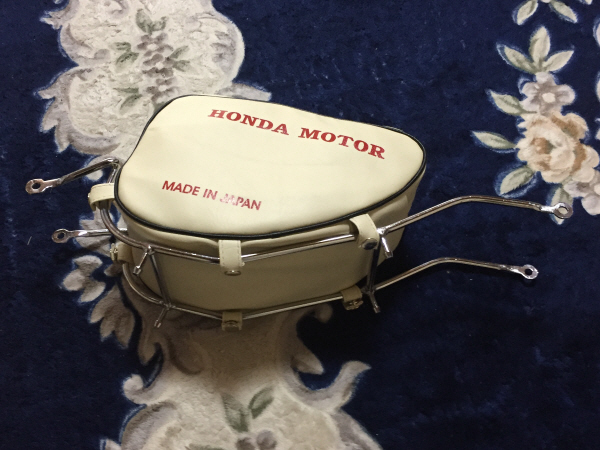 ホンダ旧車 C100/C102/C105 フロント レッグシールドのバッグ
