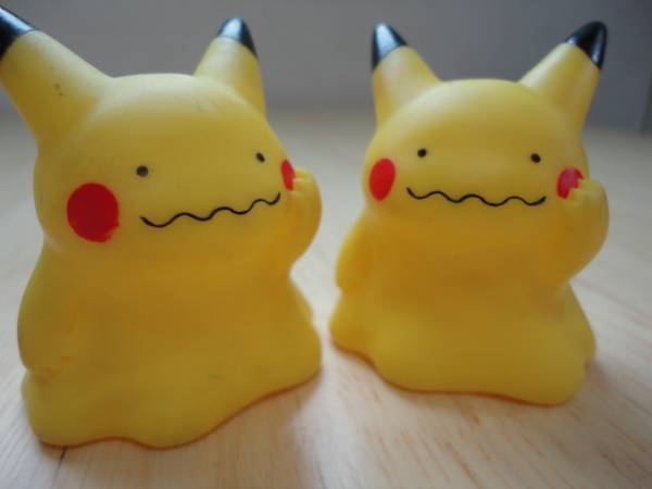 希少☆ポケモンキッズ 指人形 メタモン ピカチュウ 2個