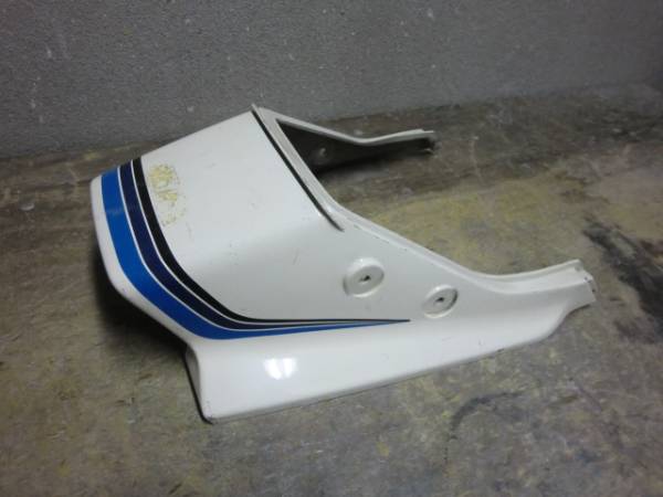 RZ125　純正テールカウル